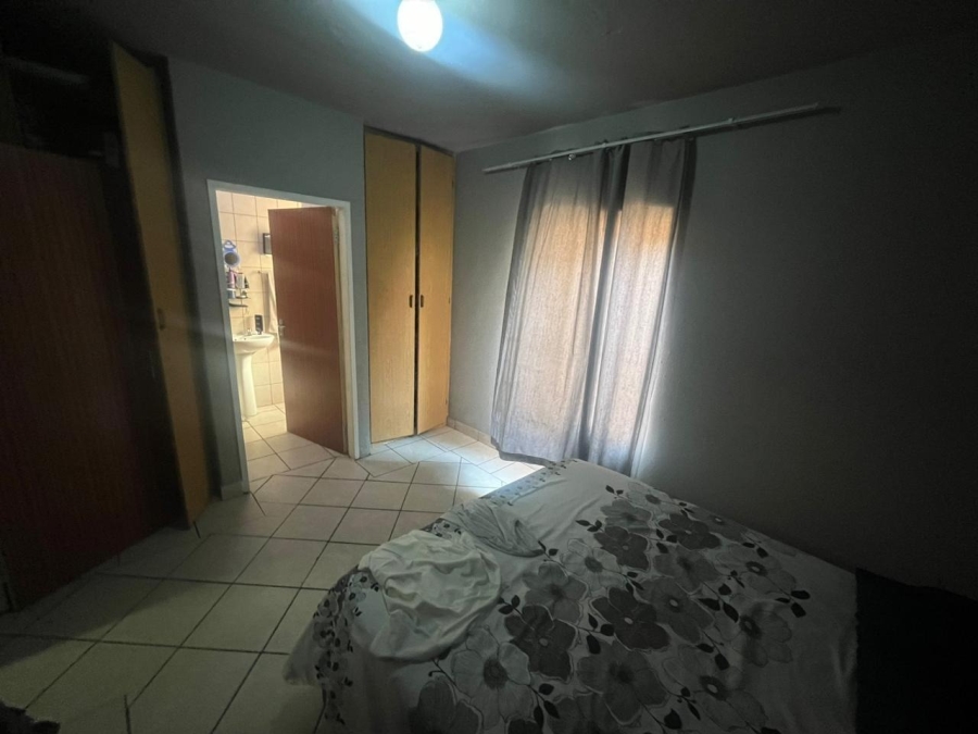 1 Bedroom Property for Sale in Rustenburg Central North West